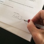 Underskrift på ansættelseskontrakt